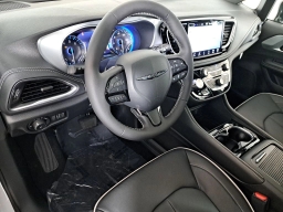 Chrysler Pacifica Limited FWD 2026