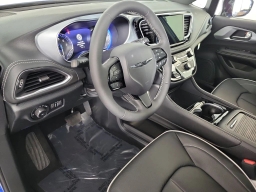 Chrysler Pacifica Limited FWD 2026