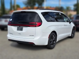 Chrysler Pacifica Limited FWD 2026