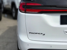 Chrysler Pacifica Limited FWD 2026