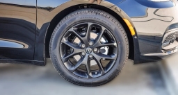 Chrysler Pacifica Limited FWD 2026