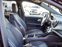 Chrysler Pacifica Limited FWD 2026