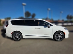 Chrysler Pacifica Pinnacle FWD 2026