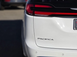 Chrysler Pacifica Pinnacle FWD 2026