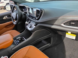 Chrysler Pacifica Pinnacle FWD 2026