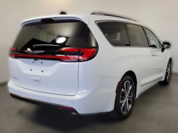 Chrysler Pacifica Pinnacle FWD 2026