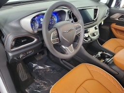 Chrysler Pacifica Pinnacle FWD 2026