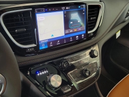 Chrysler Pacifica Pinnacle FWD 2026