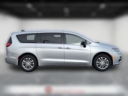 Chrysler Pacifica Select AWD 2026