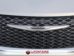 Chrysler Pacifica Select AWD 2026