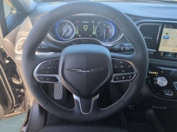 Chrysler Pacifica Select AWD 2026