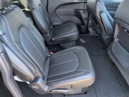Chrysler Pacifica Select AWD 2026