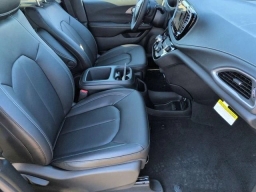 Chrysler Pacifica Select AWD 2026