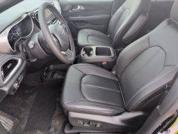 Chrysler Pacifica Select AWD 2026