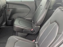 Chrysler Pacifica Select AWD 2026