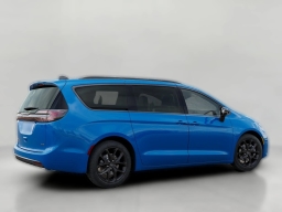 Chrysler Pacifica Select AWD 2026