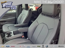 Chrysler Pacifica Select AWD 2026