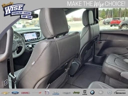 Chrysler Pacifica Select AWD 2026