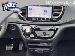 Chrysler Pacifica Select AWD 2026