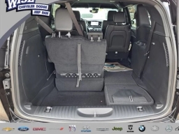 Chrysler Pacifica Select AWD 2026