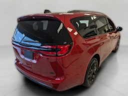 Chrysler Pacifica Select AWD 2026