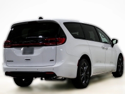 Chrysler Pacifica Select AWD 2026