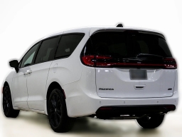Chrysler Pacifica Select AWD 2026