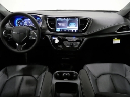 Chrysler Pacifica Select AWD 2026