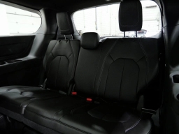 Chrysler Pacifica Select AWD 2026