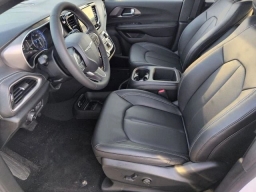 Chrysler Pacifica Select AWD 2026