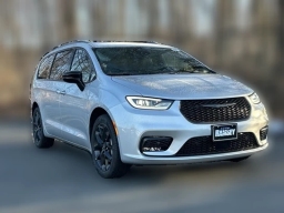 Chrysler Pacifica Select AWD 2026