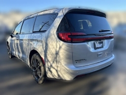Chrysler Pacifica Select AWD 2026