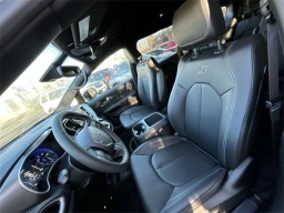 Chrysler Pacifica Select AWD 2026