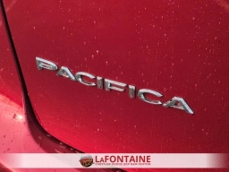 Chrysler Pacifica Select AWD 2026