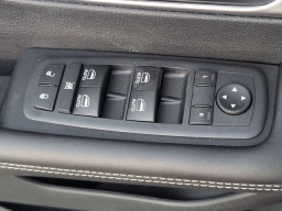 Chrysler Pacifica Select AWD 2026