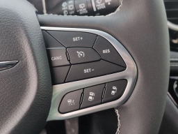 Chrysler Pacifica Select AWD 2026