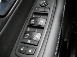 Chrysler Pacifica Select AWD 2026