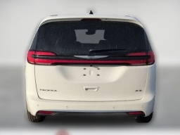 Chrysler Pacifica Select AWD 2026