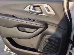 Chrysler Pacifica Select AWD 2026