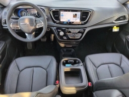 Chrysler Pacifica Select AWD 2026