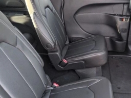 Chrysler Pacifica Select AWD 2026