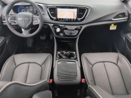 Chrysler Pacifica Limited AWD 2026