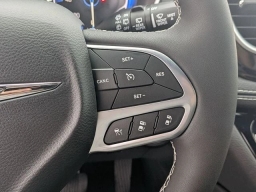 Chrysler Pacifica Limited AWD 2026