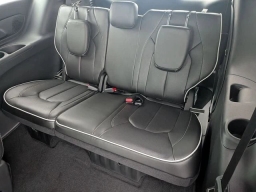 Chrysler Pacifica Limited AWD 2026