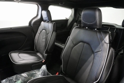 Chrysler Pacifica Limited AWD 2026