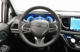 Chrysler Pacifica Limited AWD 2026