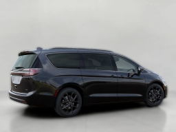 Chrysler Pacifica Limited AWD 2026