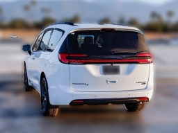 Chrysler Pacifica Limited AWD 2026