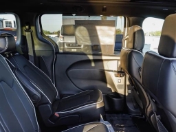 Chrysler Pacifica Limited AWD 2026