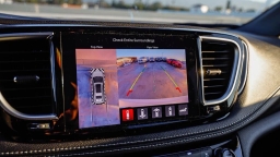 Chrysler Pacifica Limited AWD 2026